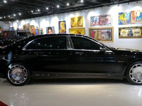 Used 2017 Mercedes-Benz Maybach S 550 4MATIC image 8