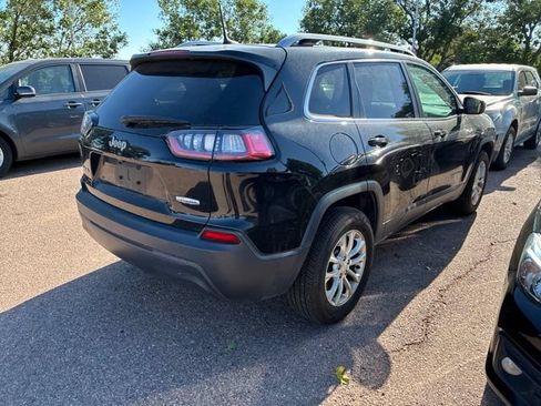 Used 2019 Jeep Cherokee Latitude w/ Popular Appearance Group AWD/4WD image 4