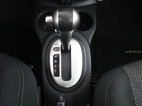 Used 2019 Nissan Versa SV image 9