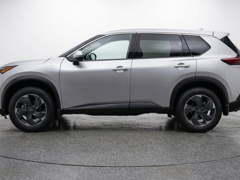 Used 2025 Nissan Rogue SV AWD/4WD image 5
