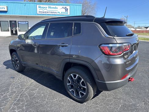 Used 2021 Jeep Compass Trailhawk image 8