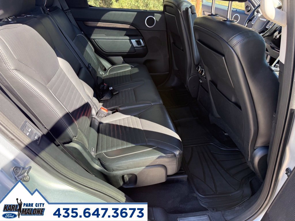 Used 2017 Land Rover Discovery HSE AWD/4WD image 38