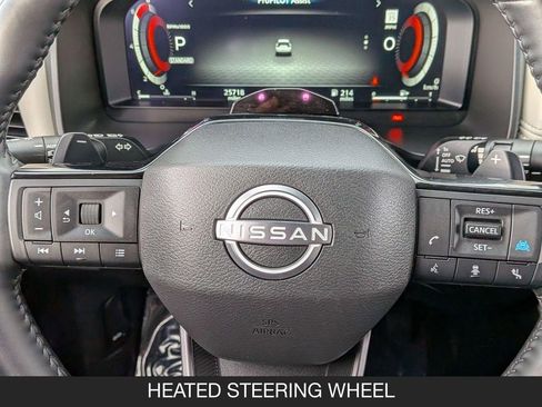 Certified 2025 Nissan Rogue SL w/ Tech Package FWD image 12