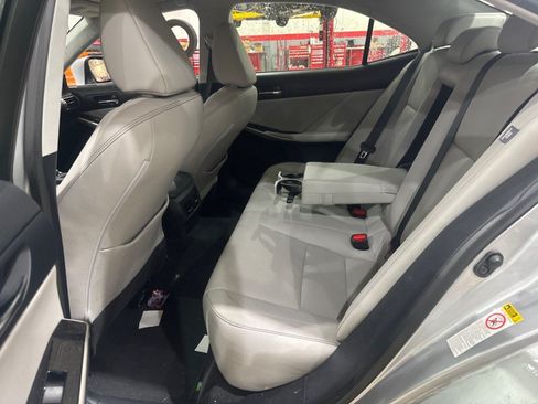Used 2016 Lexus IS 200t w/ Premium Package RWD image 7