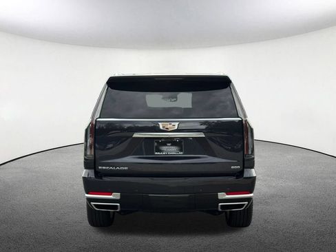Certified 2025 Cadillac Escalade Premium Luxury AWD/4WD image 19