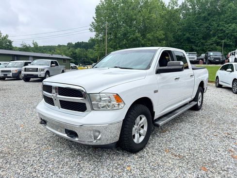 Used 2017 RAM 1500 Classic SLT AWD/4WD image 4