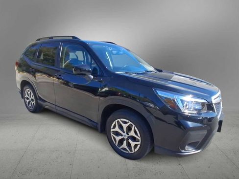 Used 2020 Subaru Forester Premium image 2