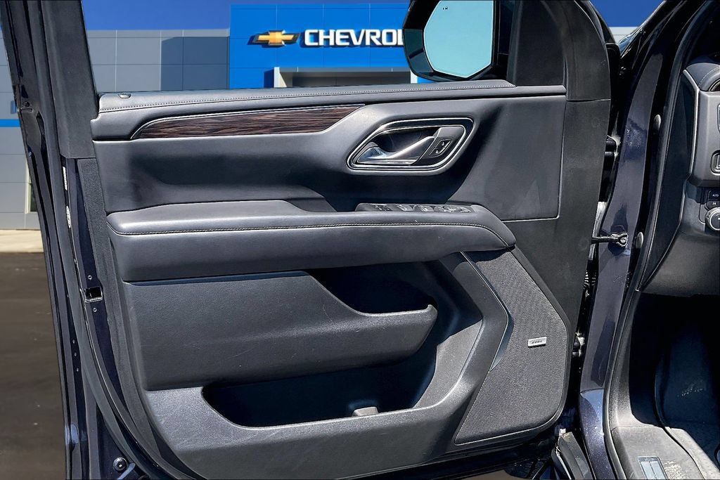 Used 2023 Chevrolet Tahoe LT w/ Luxury Package AWD/4WD image 20