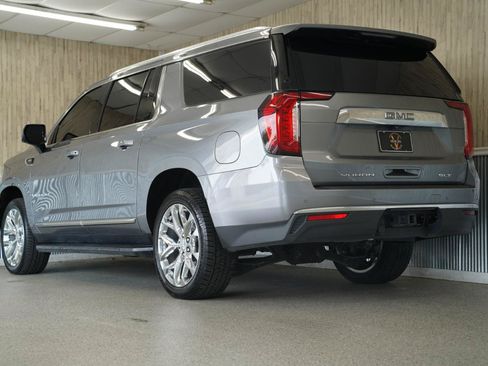 Used 2021 GMC Yukon XL SLT w/ SLT Premium Package AWD/4WD image 10