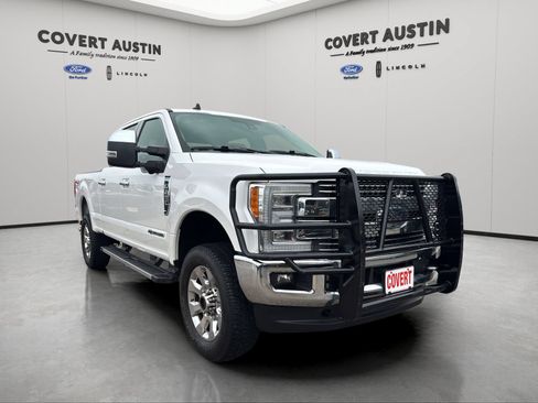 Used 2019 Ford F250 Lariat w/ Lariat Ultimate Package AWD/4WD image 3