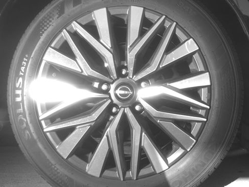 Used 2025 Nissan Altima 2.5 SV FWD image 15
