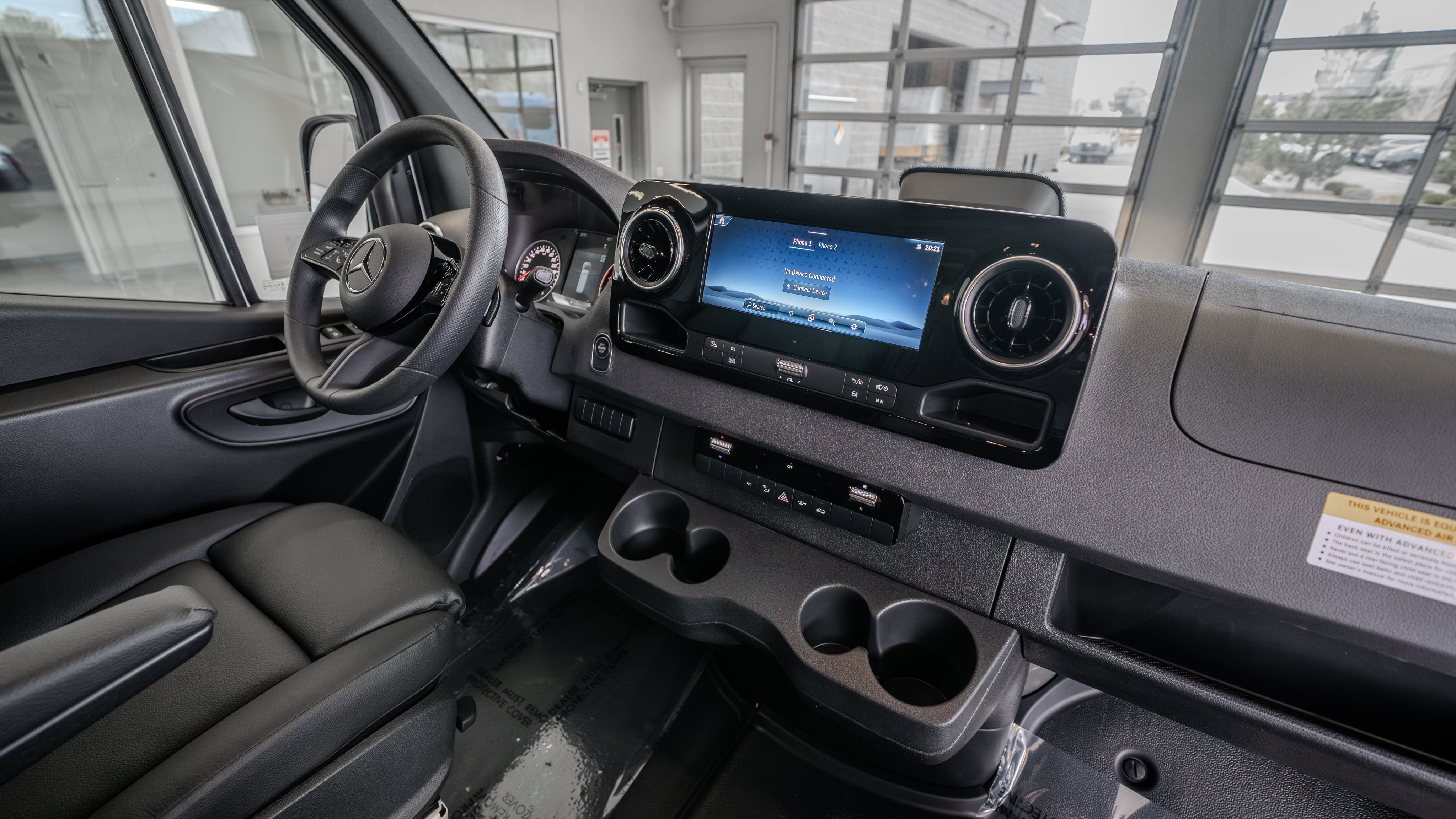 Used 2025 Mercedes-Benz Sprinter 2500 image 24