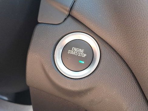 Used 2024 Chevrolet Equinox LT FWD image 24