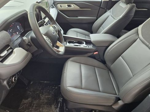 New 2025 Ford Explorer Active w/ Active Comfort Package image 10