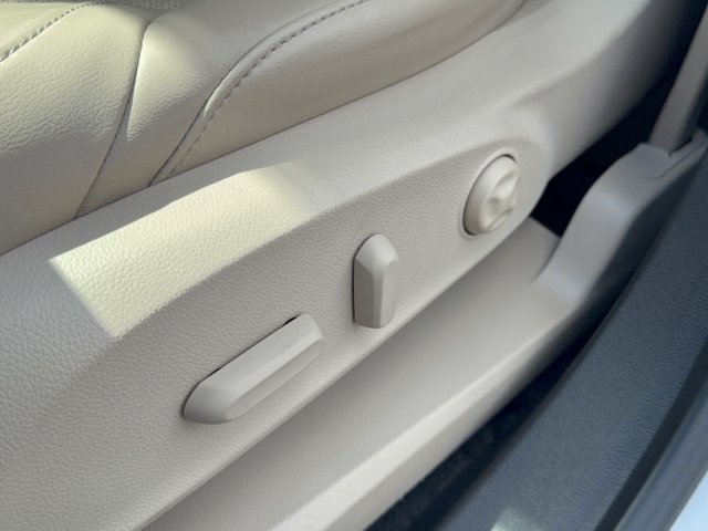 Used 2018 Buick Envision Essence FWD image 14
