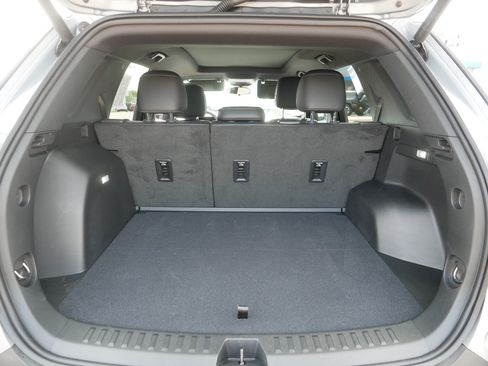 Used 2025 GMC Terrain Elevation w/ Elevation Premium Package AWD/4WD image 18