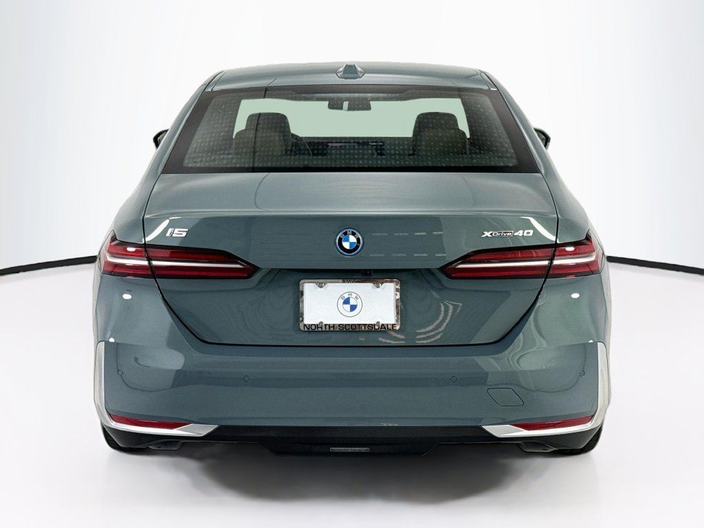 Used 2026 BMW i5 eDrive40 w/ Premium Package AWD/4WD image 6