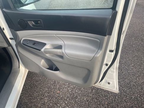 Used 2014 Toyota Tacoma 2WD Double Cab image 16
