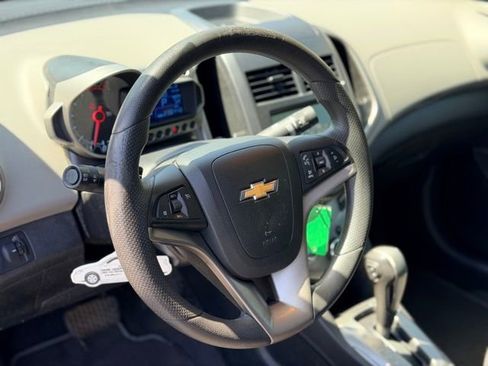 Used 2013 Chevrolet Sonic LT image 6