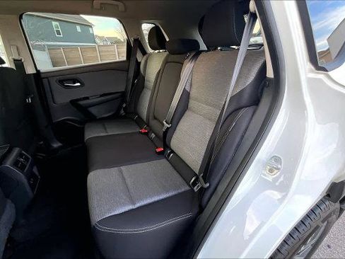 Certified 2023 Nissan Rogue SV image 19