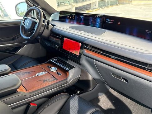 New 2025 Lincoln Navigator Black Label image 8