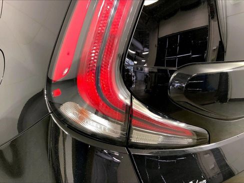 Certified 2025 Kia Soul LX image 27