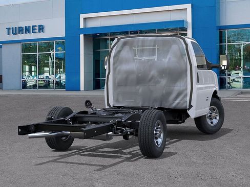 New 2025 Chevrolet Express 3500 RWD image 4