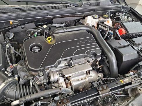 Used 2025 Chevrolet Malibu LS FWD image 30