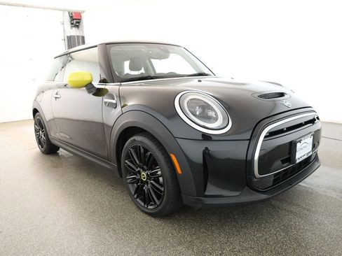Used 2023 MINI Cooper SE image 3