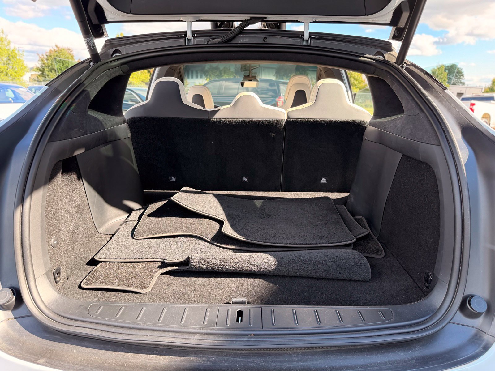Used 2019 Tesla Model X 75D AWD/4WD image 11