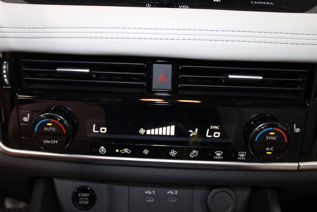 Used 2024 Nissan Rogue SL FWD image 41