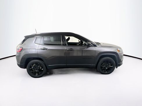 Used 2022 Jeep Compass Latitude w/ Convenience Group AWD/4WD image 4