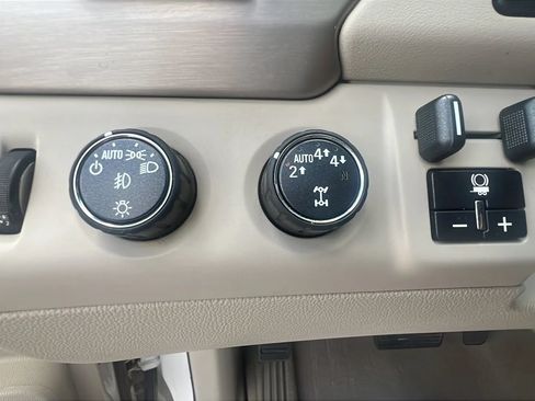 Used 2019 GMC Yukon XL Denali w/ Open Road Package AWD/4WD image 9