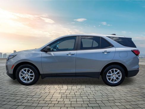 Used 2024 Chevrolet Equinox LS w/ LS Convenience Package FWD image 8