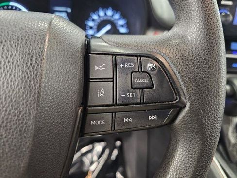 Used 2022 Toyota Sienna LE image 12