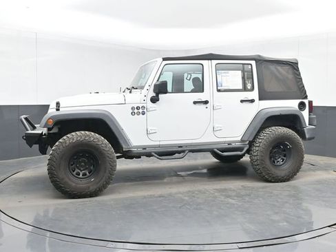 Used 2018 Jeep Wrangler Unlimited Sport w/ Connectivity Group AWD/4WD image 12