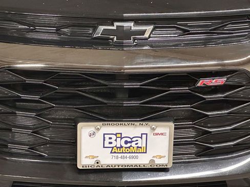 Used 2021 Chevrolet TrailBlazer RS w/ Technology Package image 9