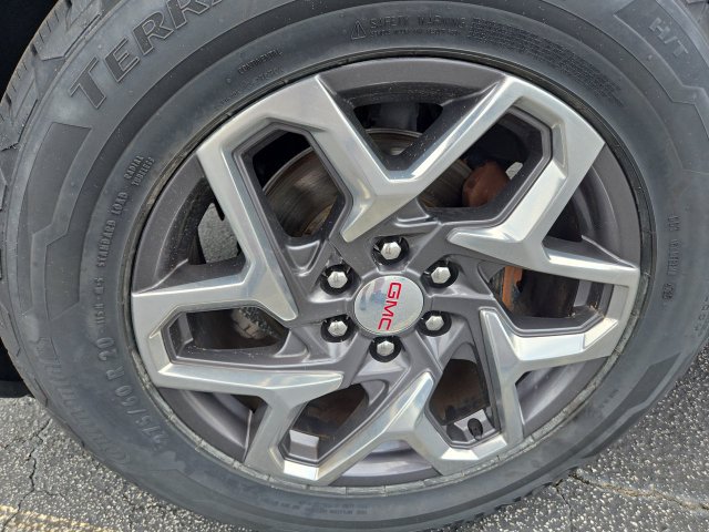 Used 2023 GMC Sierra 1500 SLT AWD/4WD image 10