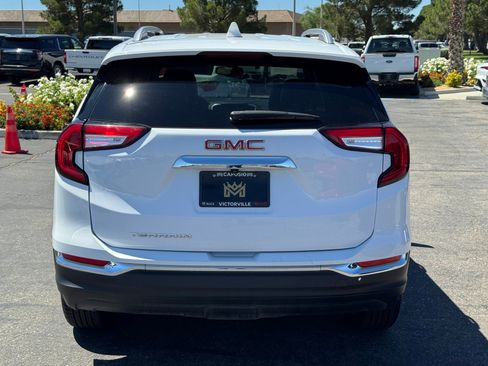 Used 2024 GMC Terrain SLT FWD image 5