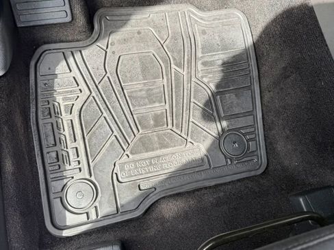 Used 2018 Ford Edge SE image 19