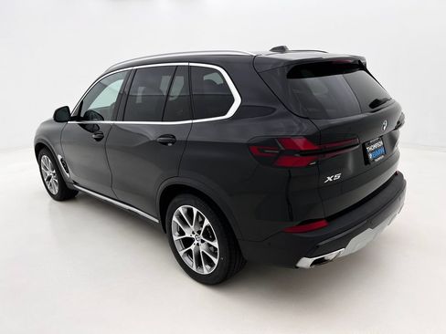 Used 2024 BMW X5 xDrive40i w/ Premium Package AWD/4WD image 9