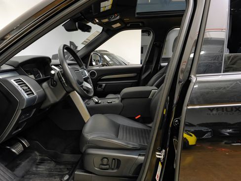 Used 2023 Land Rover Discovery S R-Dynamic AWD/4WD image 4