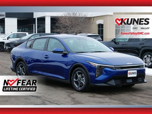 Used 2025 Kia K4 LXS image 1