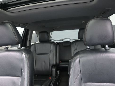 Used 2019 Toyota Highlander XLE FWD image 15