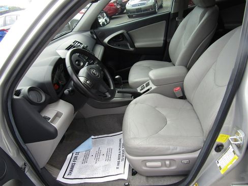 Used 2011 Toyota RAV4 Limited image 16