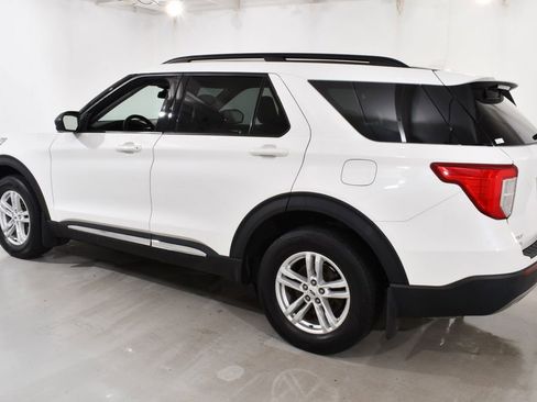 Used 2022 Ford Explorer XLT w/ Equipment Group 202A AWD/4WD image 15
