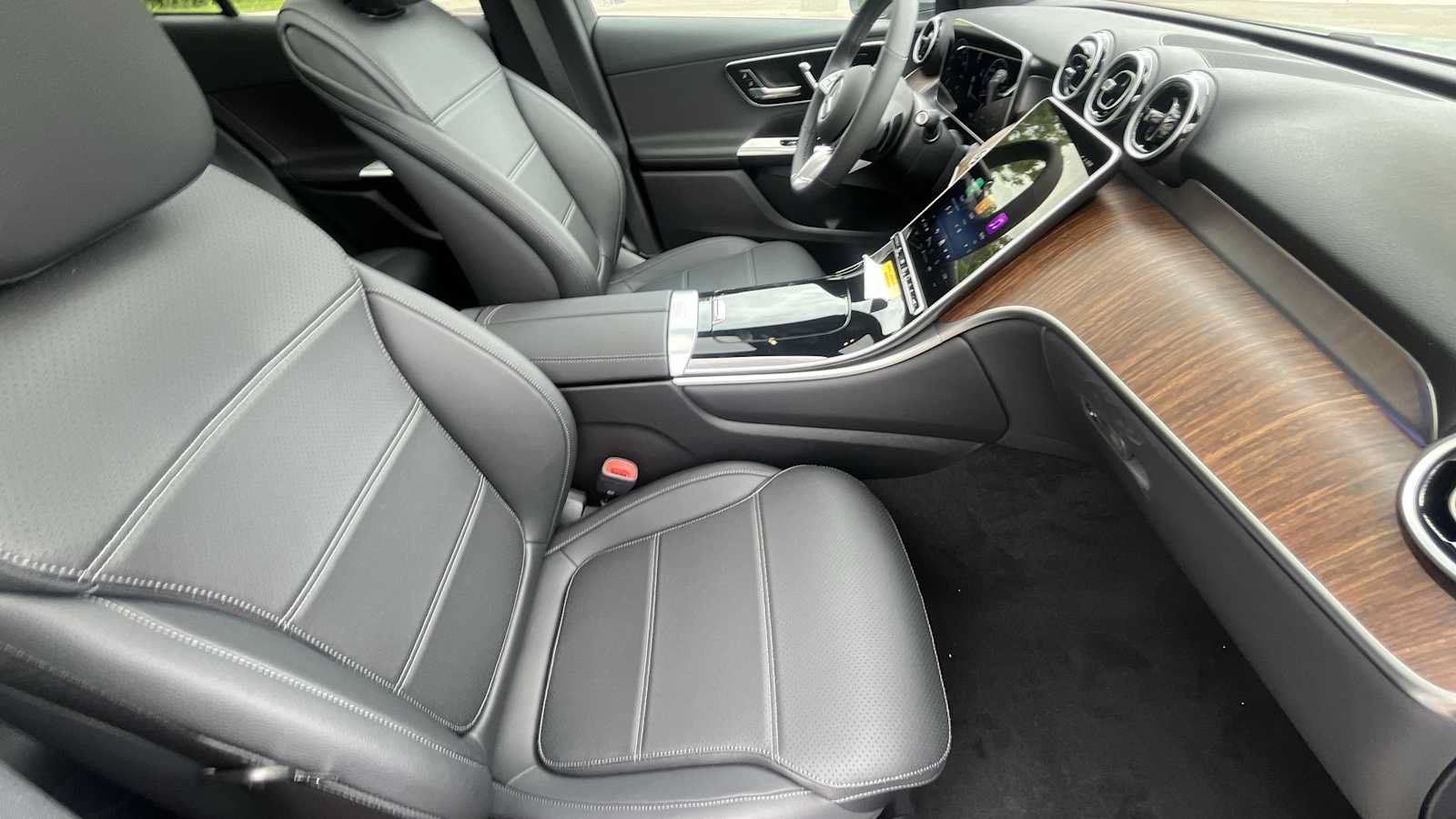 Used 2026 Mercedes-Benz GLC 300 4MATIC image 11