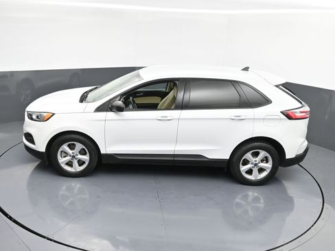 Used 2021 Ford Edge SE image 33