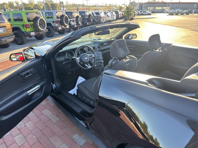 Used 2017 Ford Mustang Convertible w/ Equipment Group 051A RWD image 28