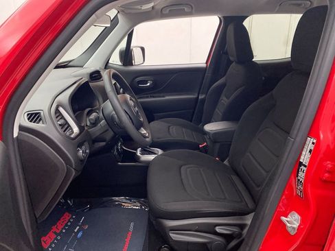 Used 2022 Jeep Renegade Latitude AWD/4WD image 14